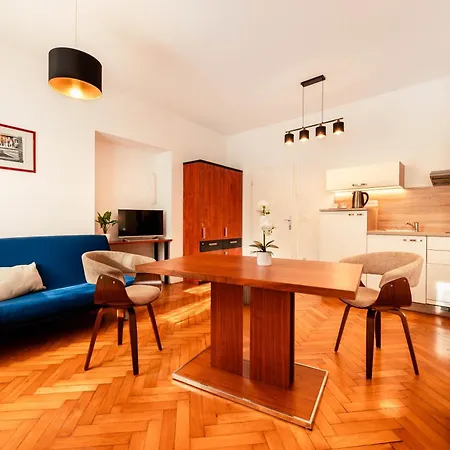 Pod Lipo 2* Liubliana