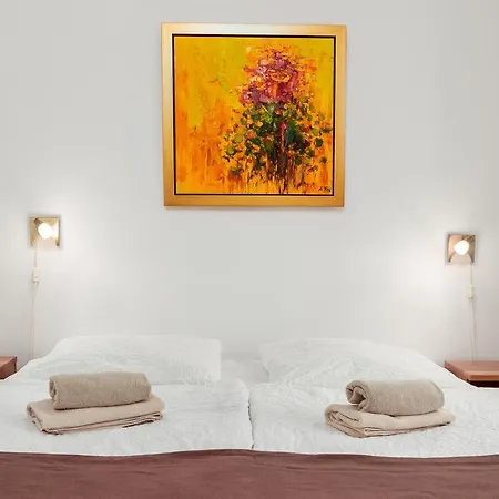 Pod Lipo Guest house 2*