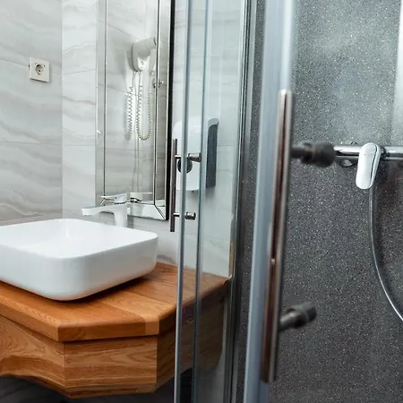 Guest house Pod Lipo 2*