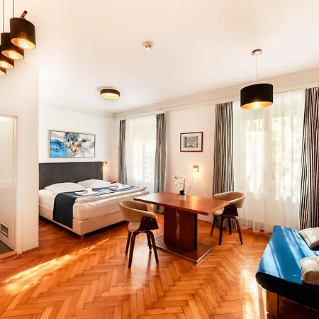 Πανσιόν Pod Lipo Λιουμπλιάνα