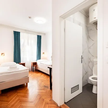 Pod Lipo Guest house Ljubljana