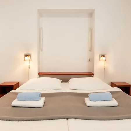 Guest house Pod Lipo 2*