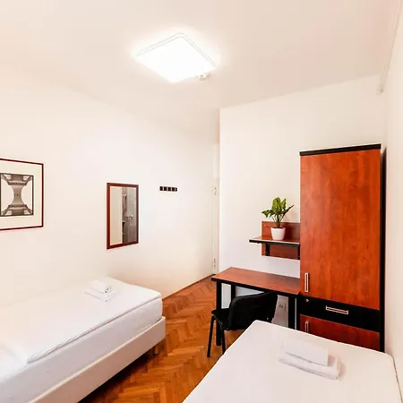 Pod Lipo Gostinjska kuća 2*