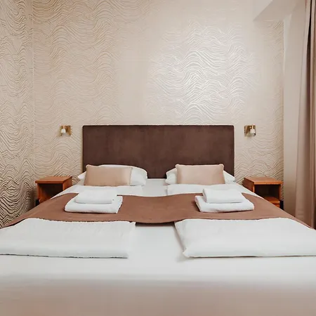 Guest house Pod Lipo 2*